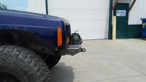 XJ Modular Stubby Winch Bumper | With Mini Wings