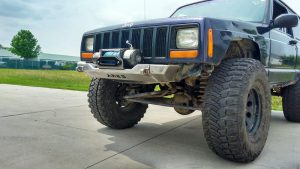 XJ Modular Stubby Winch Bumper | With Mini Wings